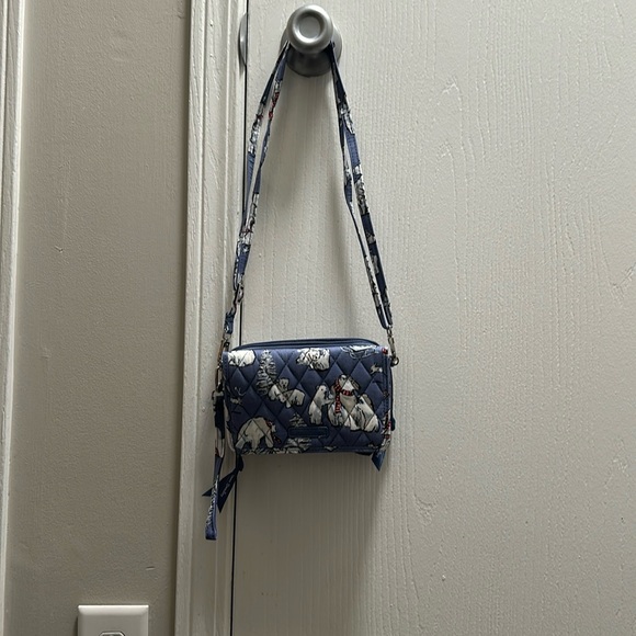 Vera Bradley RFID All In One Crossbody- Berry Merry - Picture 1 of 6